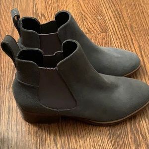 Steve Madden grey booties